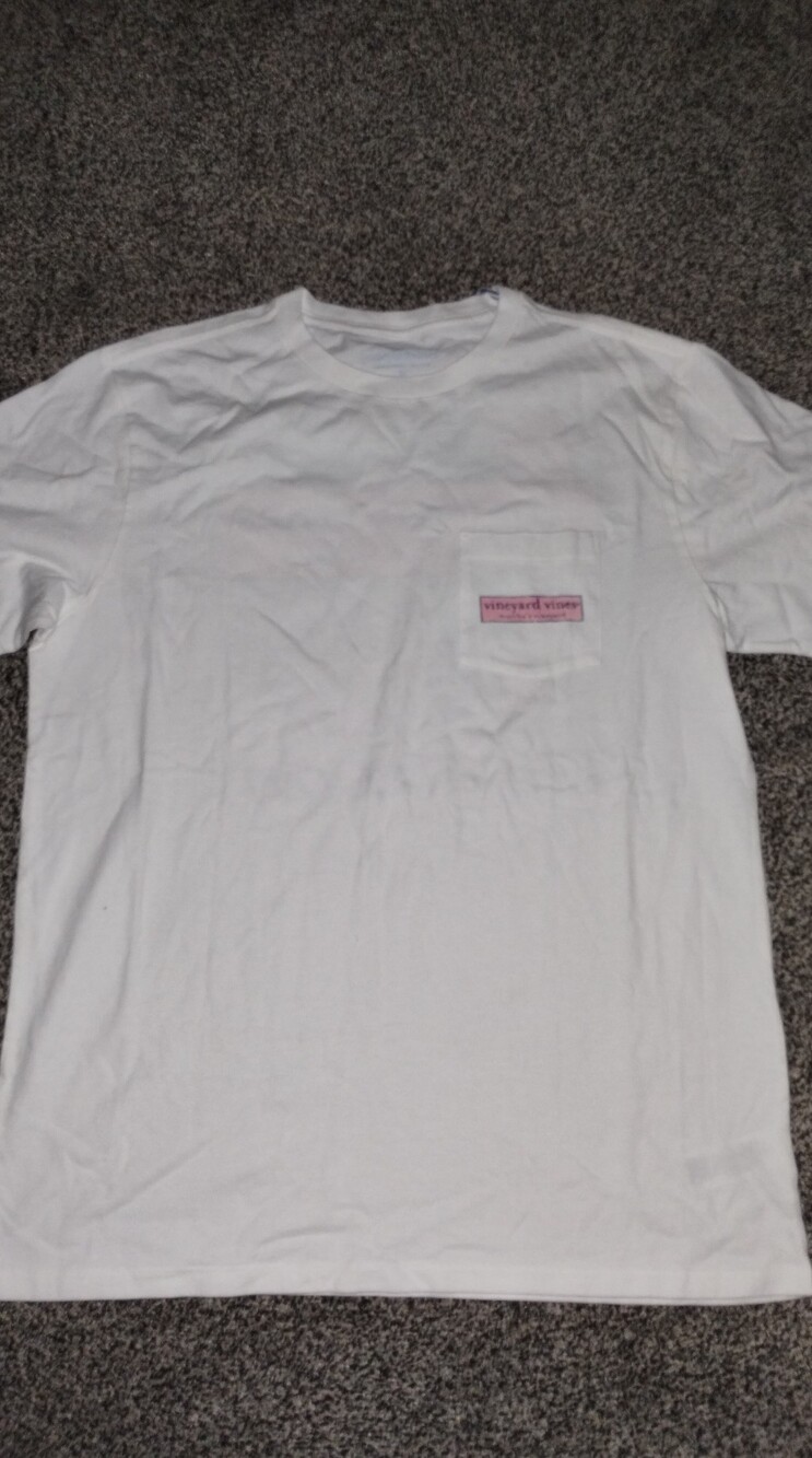 NWT Vineyard Vines pocket tee Size Medium